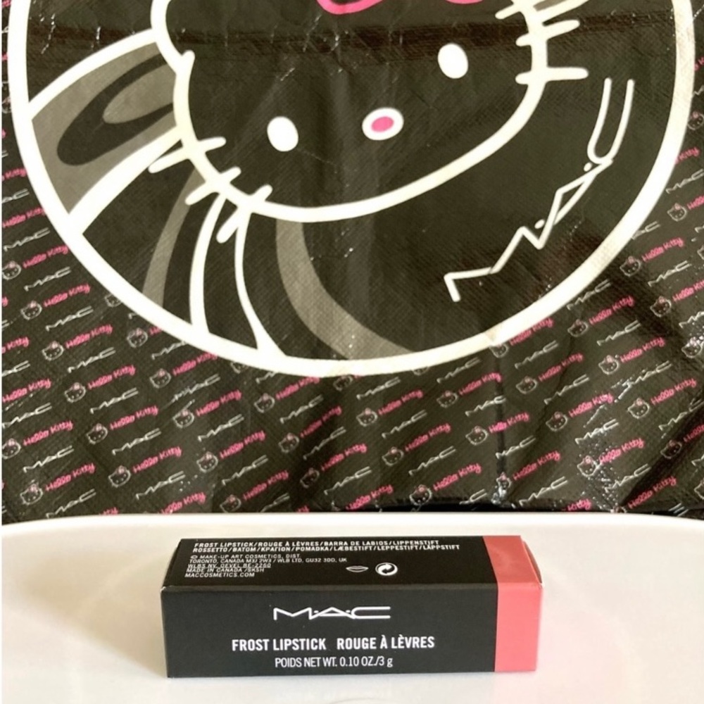 💄HP!💄MAC Frost Lipstick Angel - Picture 7 of 11